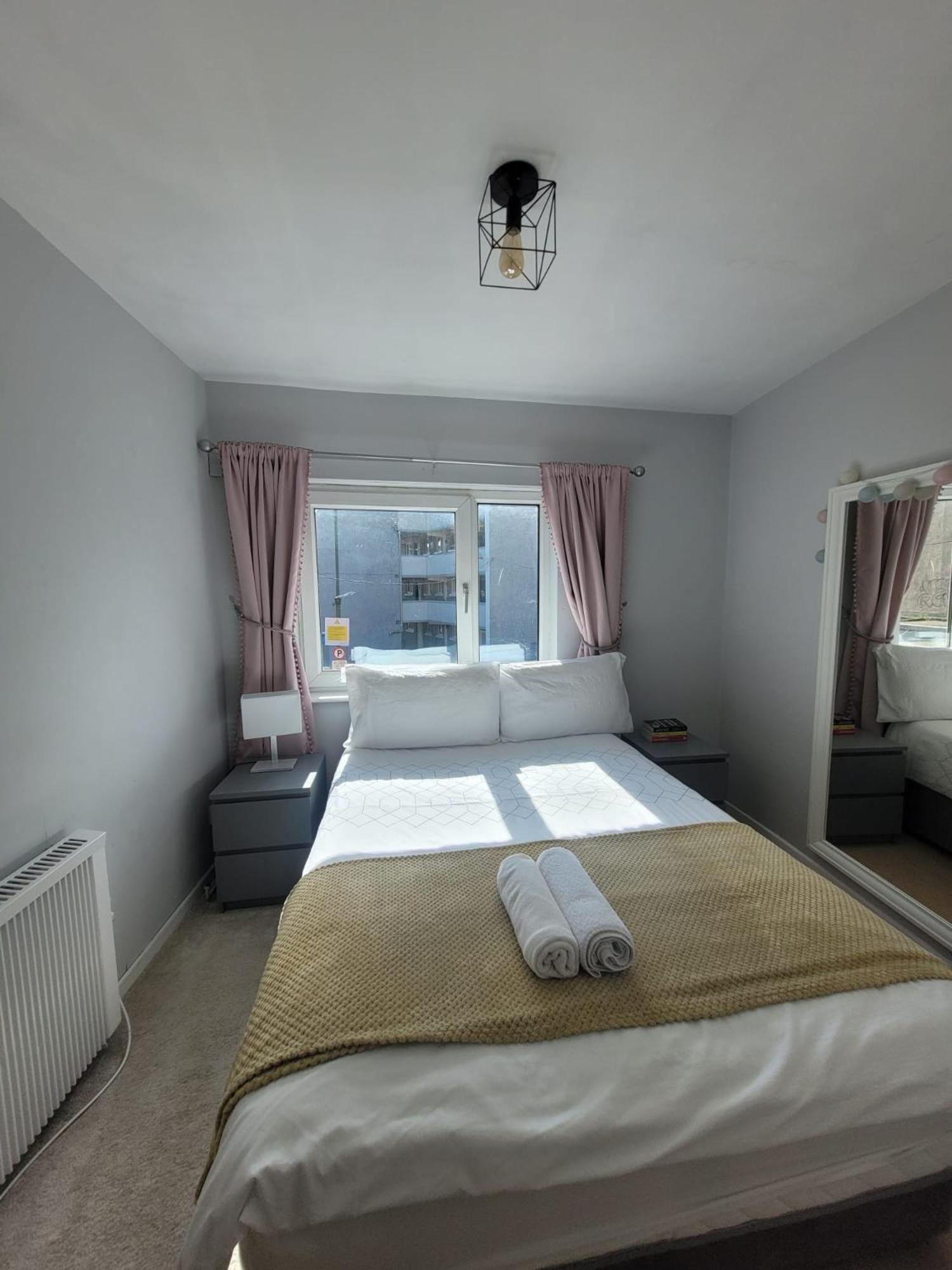 Recently Renovated Dublin City House Villa ภายนอก รูปภาพ